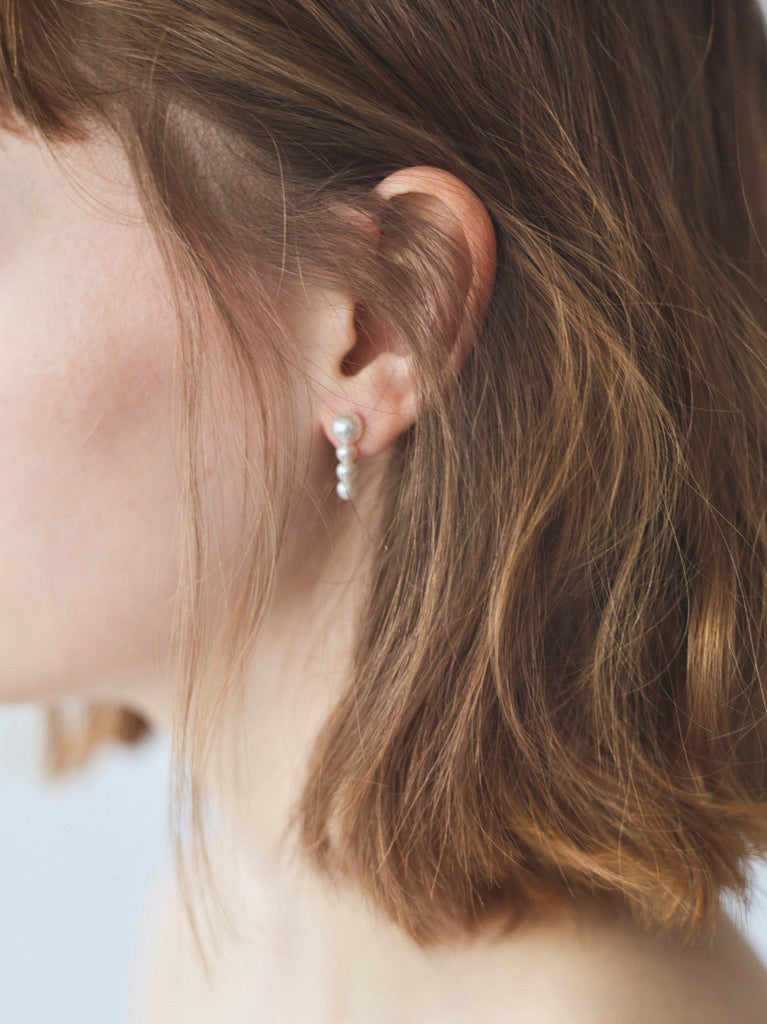 【GENESIA】QUADRUPLE AKOYA SINGLE CLIP EARRING