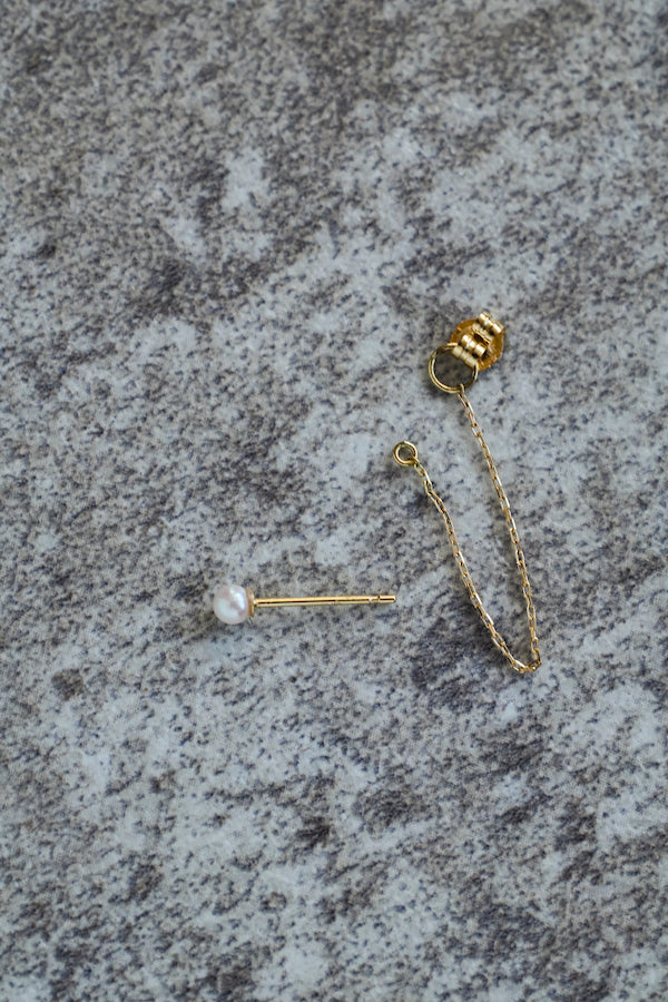 【SANDRA】BABY AKOYA WITH CHAIN PIERCED EARRINGS
