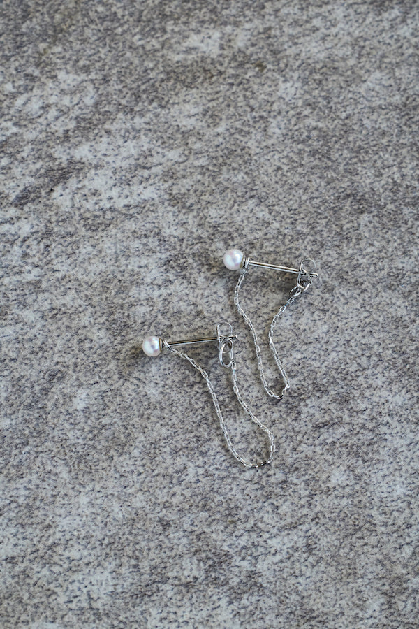 【SANDRA】BABY AKOYA WITH CHAIN PIERCED EARRINGS