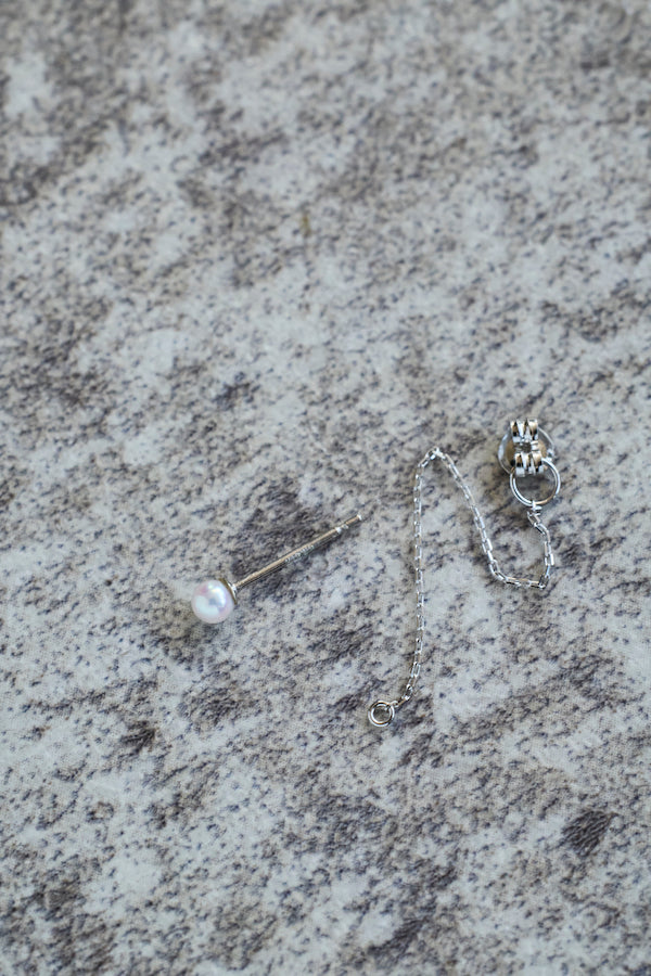【SANDRA】BABY AKOYA WITH CHAIN PIERCED EARRINGS