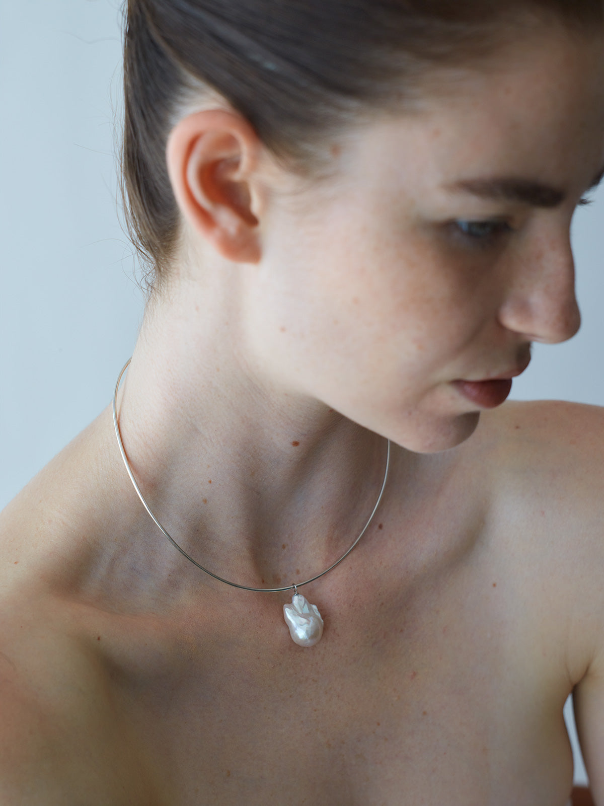 【LYNN】ONE OF A KIND BAROQUE PEARL NECK CUFF