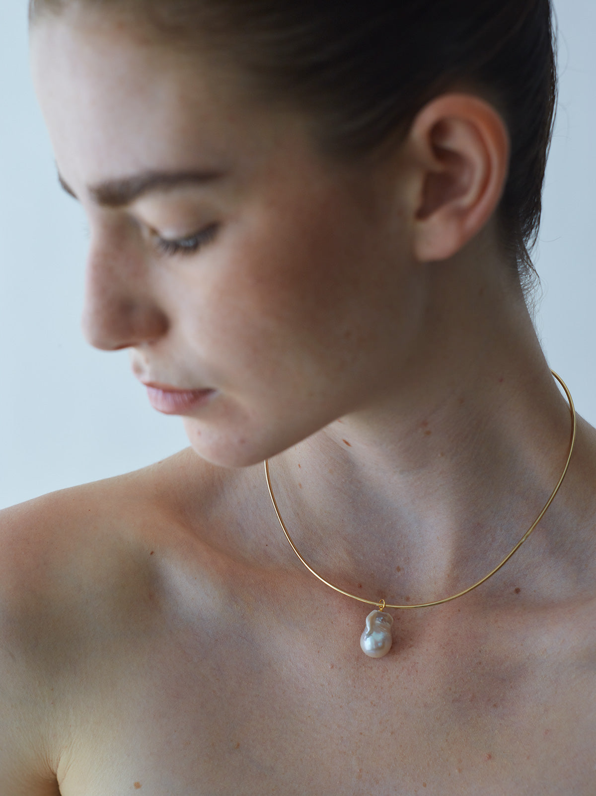 【LYNN】ONE OF A KIND BAROQUE PEARL NECK CUFF