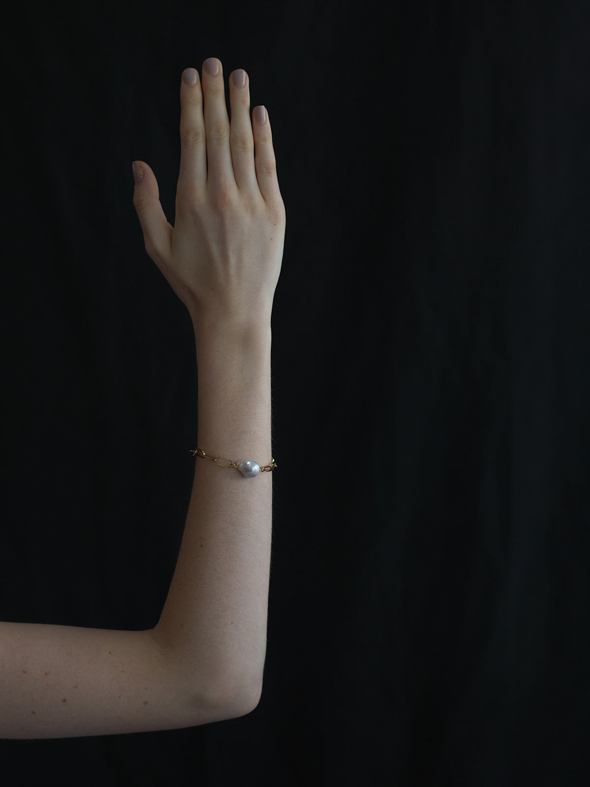 【ALICIA】ONE OF A KIND PEARL CHAIN BRACELET