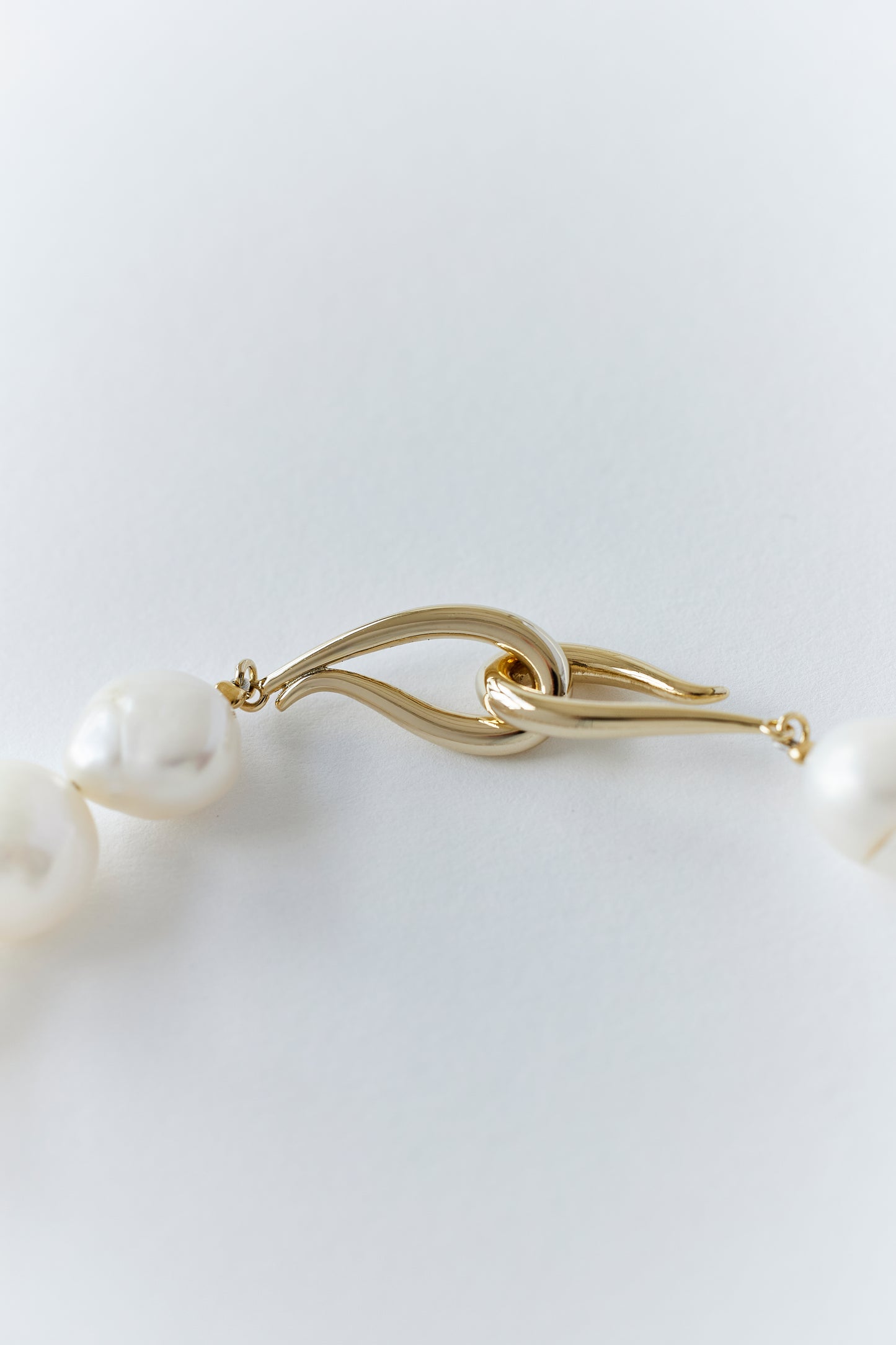 【ELIZABETH】 BAROQUE PEARL COLLAR