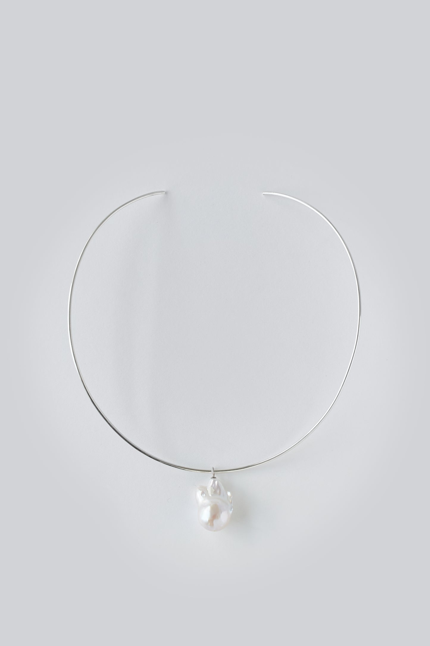 【LYNN】ONE OF A KIND BAROQUE PEARL NECK CUFF