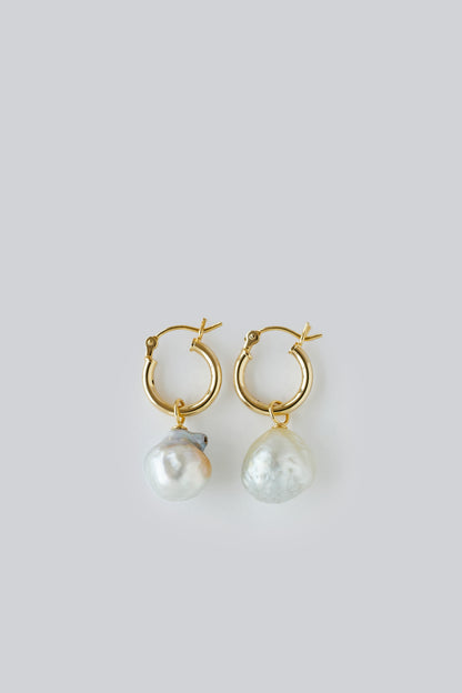【NINETTE】ONE OF A KIND BAROQUE PEARL HOOPS